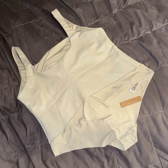 SKIMS LEATHER ONE PIECE BODYSUIT - Picture 5 of 5